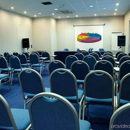 马斯塔伊酒店 3*